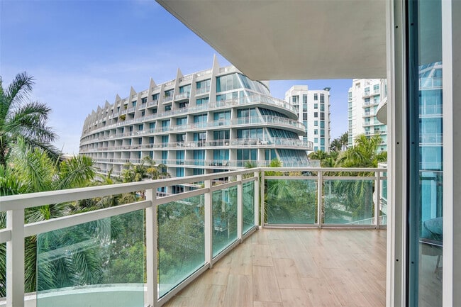 Building Photo - 3000 NE 188th St