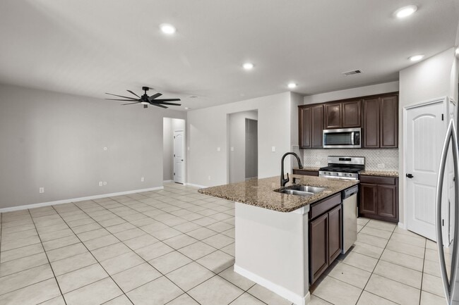 Building Photo - 2218 Levant Ln
