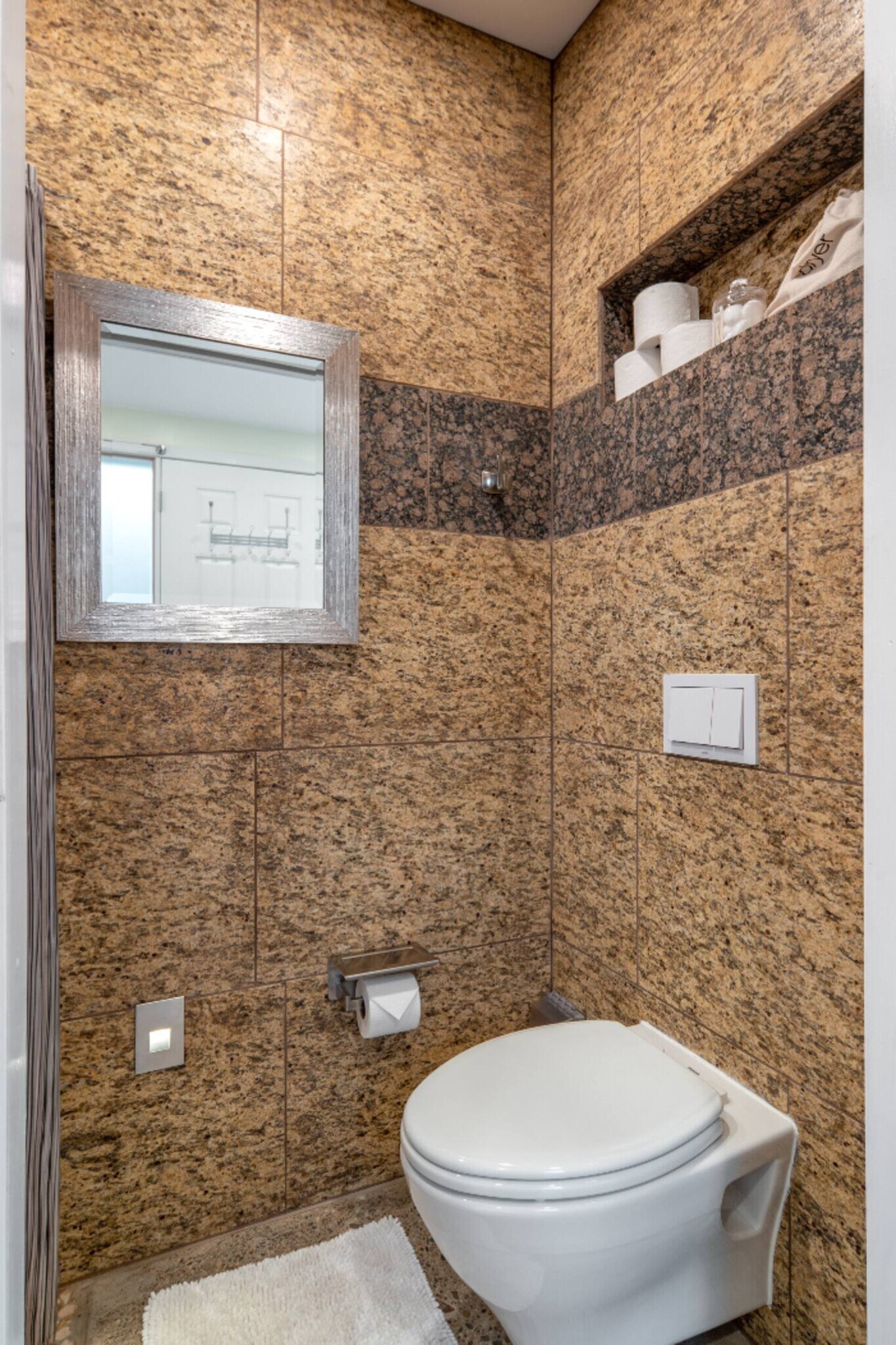 Building Photo - 3924 SE Grant Ct