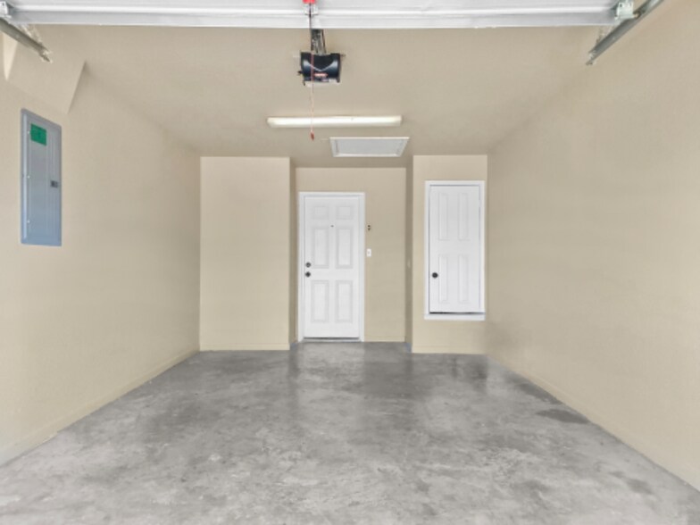Building Photo - 4415 Brutus Ln