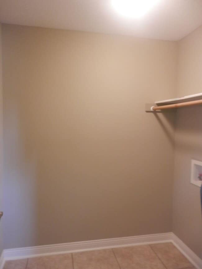 Building Photo - Nice 3 Bed 2 Bath House!
