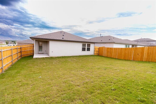 Building Photo - 325 Coda Xing