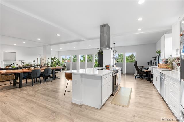 Building Photo - 1400 W Alaska Pl