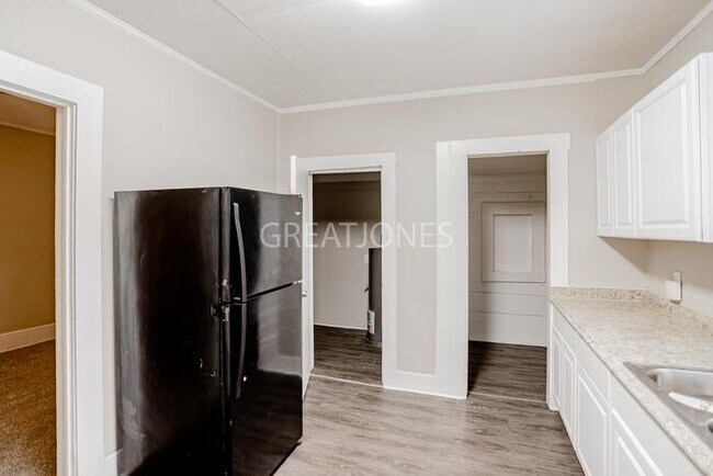 Building Photo - 4310 3rd Ave