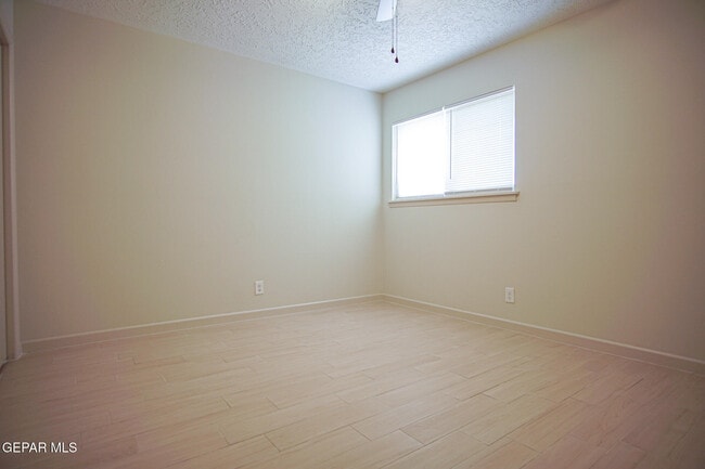 Building Photo - 3313 Cork Dr