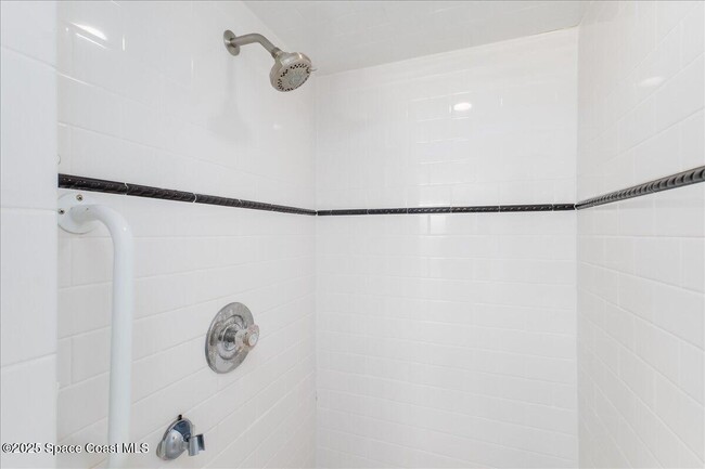 Building Photo - 6124 River Run Dr