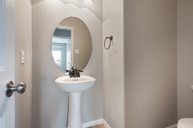 Building Photo - 2018 Wembley Way