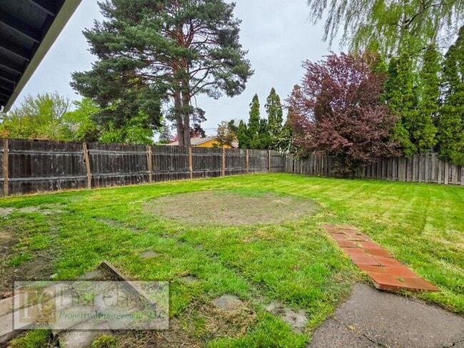 Building Photo - 1760 NE 24th Ave