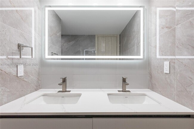 Building Photo - 2401 S Ocean Dr