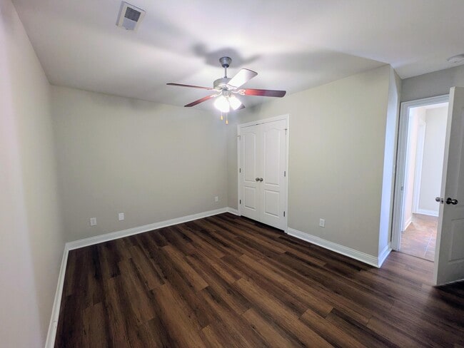 Building Photo - 2601 Quartz Ln