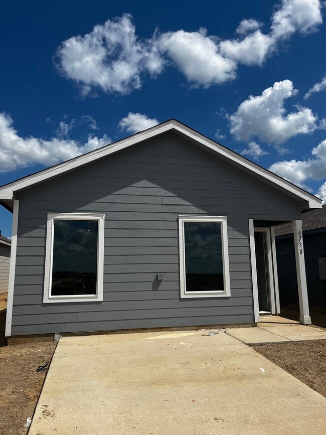 Primary Photo - 6730 Chert Chase