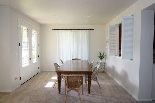 Building Photo - 590 Hoe Kawele Ln