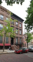 Building Photo - 28 E Mount Vernon Pl