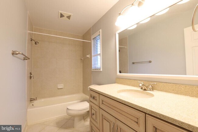 Building Photo - 9704 St Andrews Dr