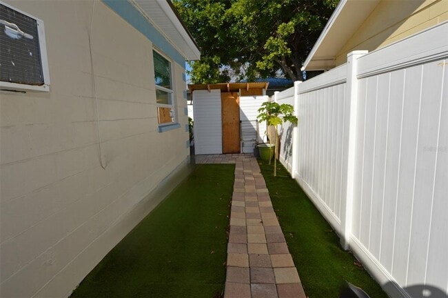 Building Photo - 156 146th Ave