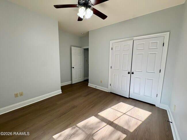 Building Photo - 120 Mirada Ln