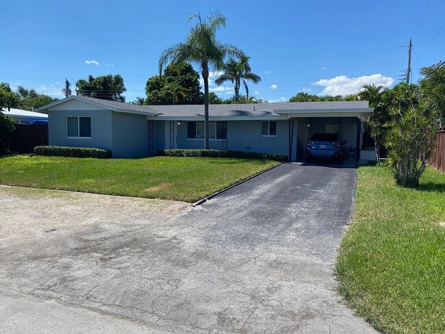 Building Photo - 2751 NE 26th Terrace