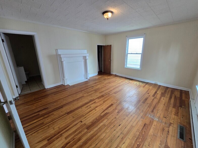 Building Photo - 1212 N Church St