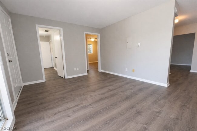 Building Photo - 1107 SE 46th Ln