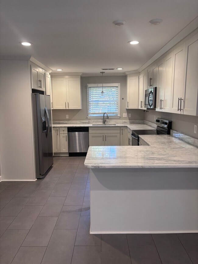 Building Photo - Charming 3-Bedroom Home in Memphis – Move-In Ready!