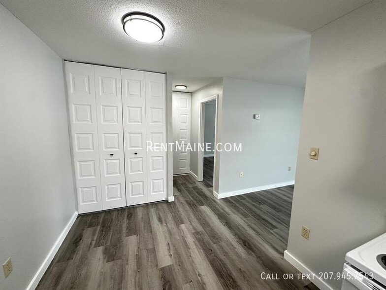 Building Photo - 33 Longrale Park