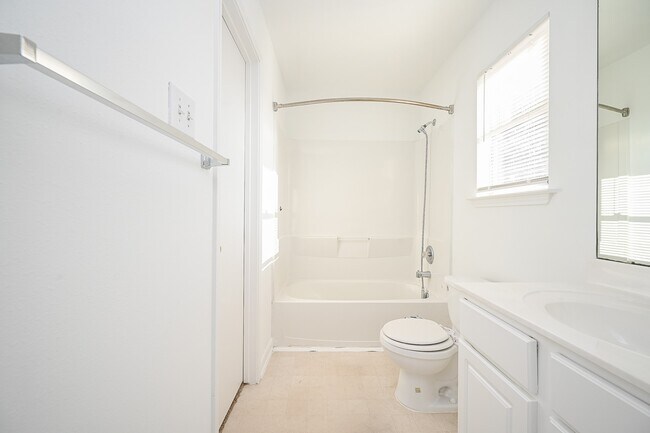 Building Photo - 19414 Ambrosia Falls Dr