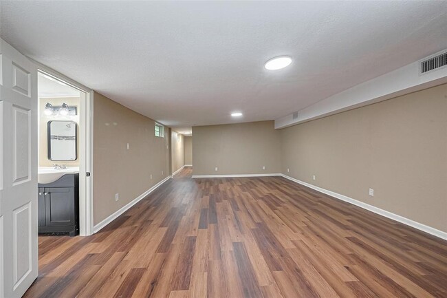 Building Photo - 1311 Pershing St