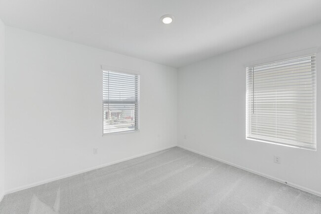 Building Photo - 31415 Beacon Cove Trl