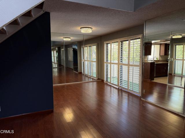 Building Photo - 456 E San Jose Ave