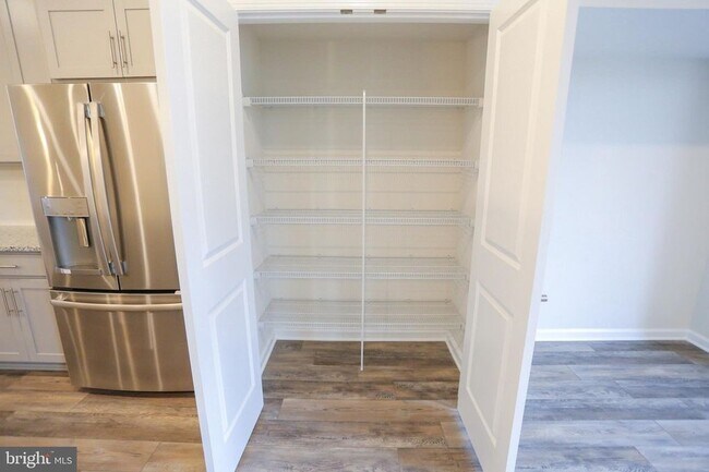 Building Photo - 45132 Kincora Dr