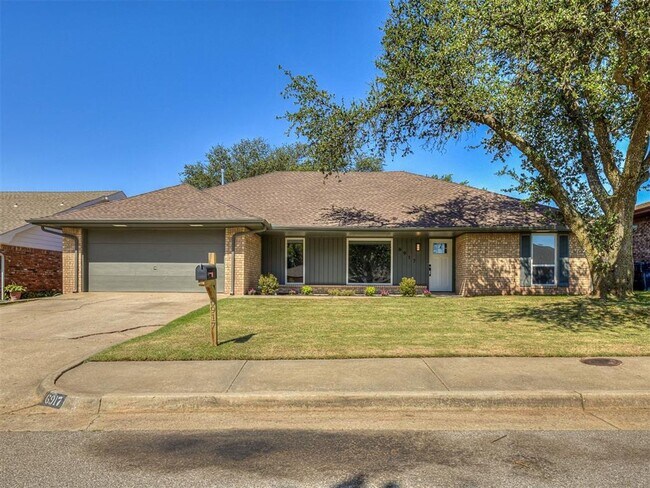 Building Photo - Look at this beautiful home!! 4 bed, 3 full baths!