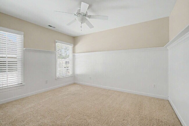 Building Photo - Spacious and Move-in Ready 4-Bedroom in Cary!