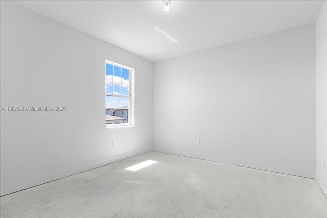Building Photo - 12237 Green Oak Dr