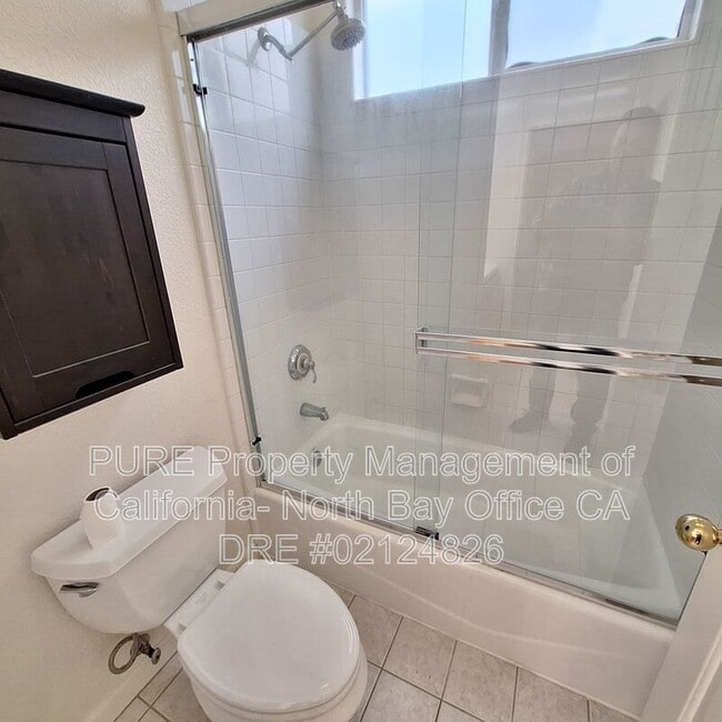 Building Photo - 1887 Mallard Ln