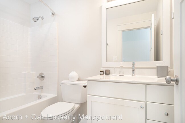Building Photo - 3 br, 2.5 bath House - 910 Scout Dr