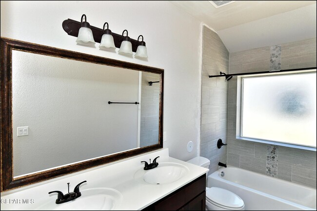 Building Photo - 14945 Tierra Escape Ave