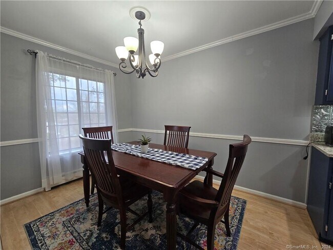 Building Photo - 22 Essex Ct