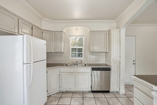 Building Photo - 1503 South Southeast Boulevard