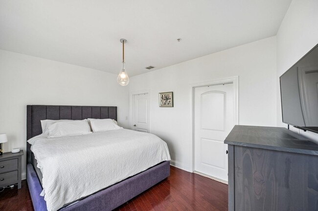 Building Photo - 22 Ave at Port Imperial