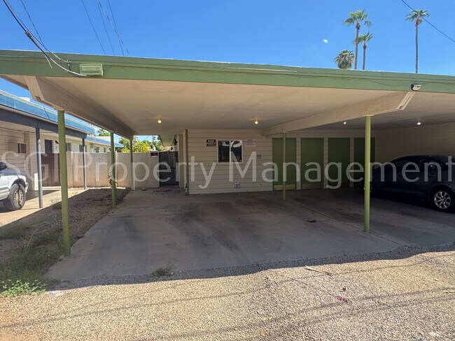 Building Photo - 4356 N 36th Pl
