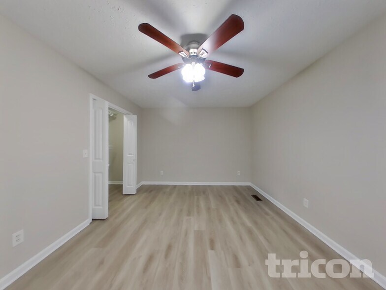 Building Photo - 3009 Blackwood Dr