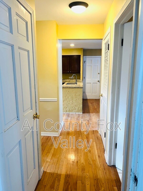 Building Photo - 762 E Hillside Ave