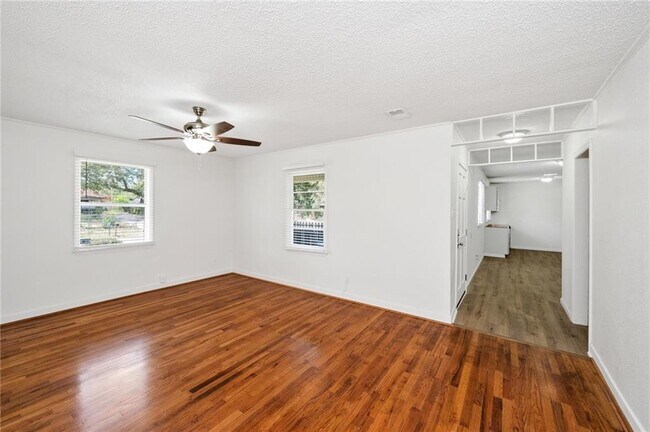 Building Photo - 522 Pine St