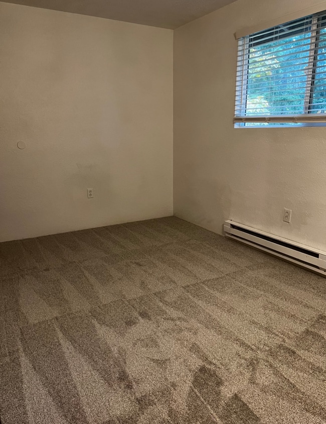 Building Photo - 2 Story Duplex Available. HUGE, FENCED YAR...