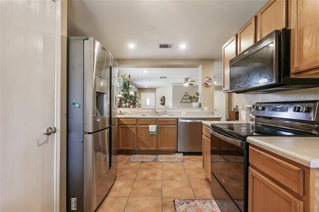 Building Photo - 1721 Anise Dr