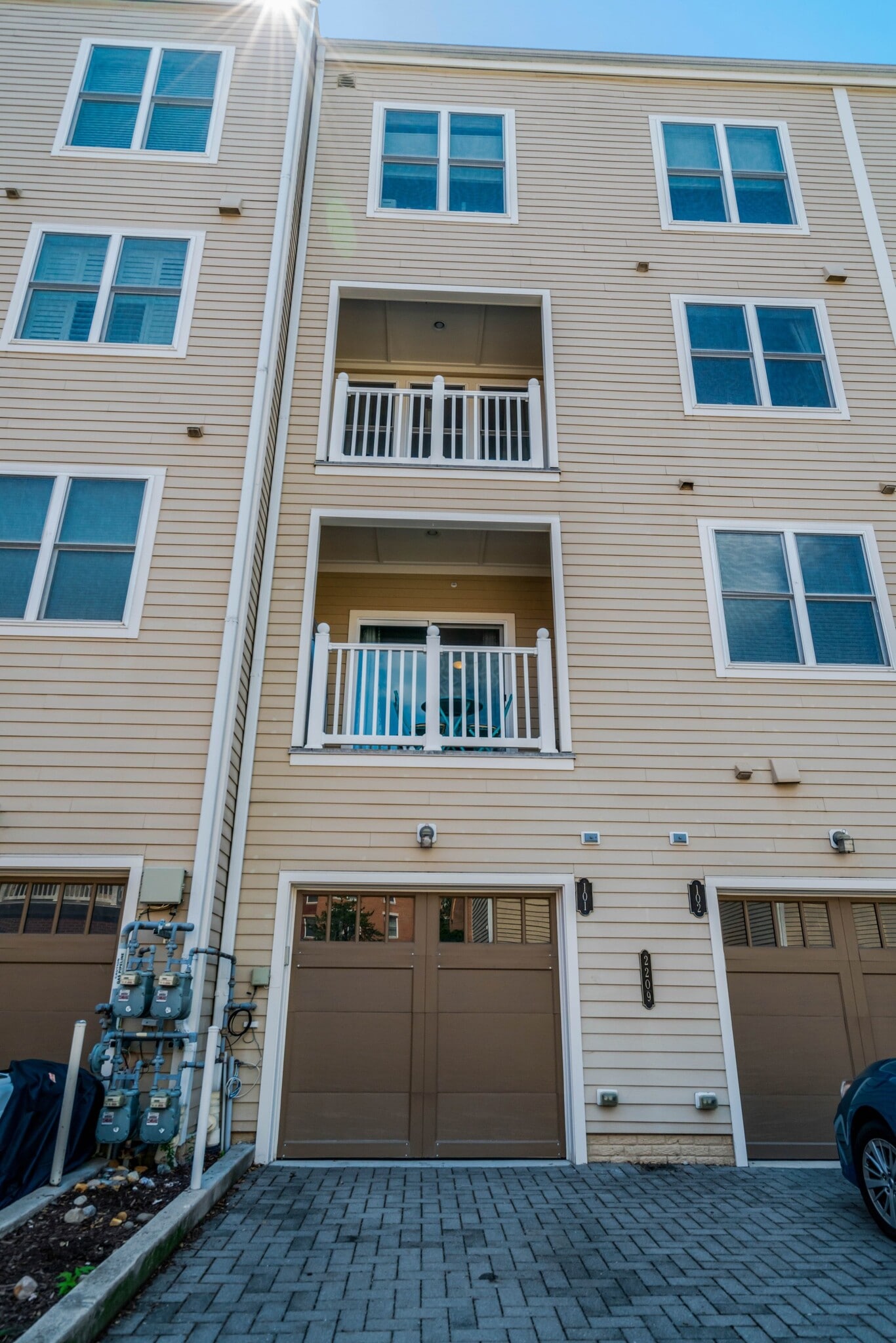 Back of Condo - 2209 Richmond Hwy