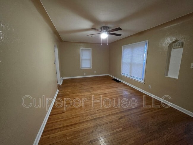 Primary Photo - 2564 Berdan Ave