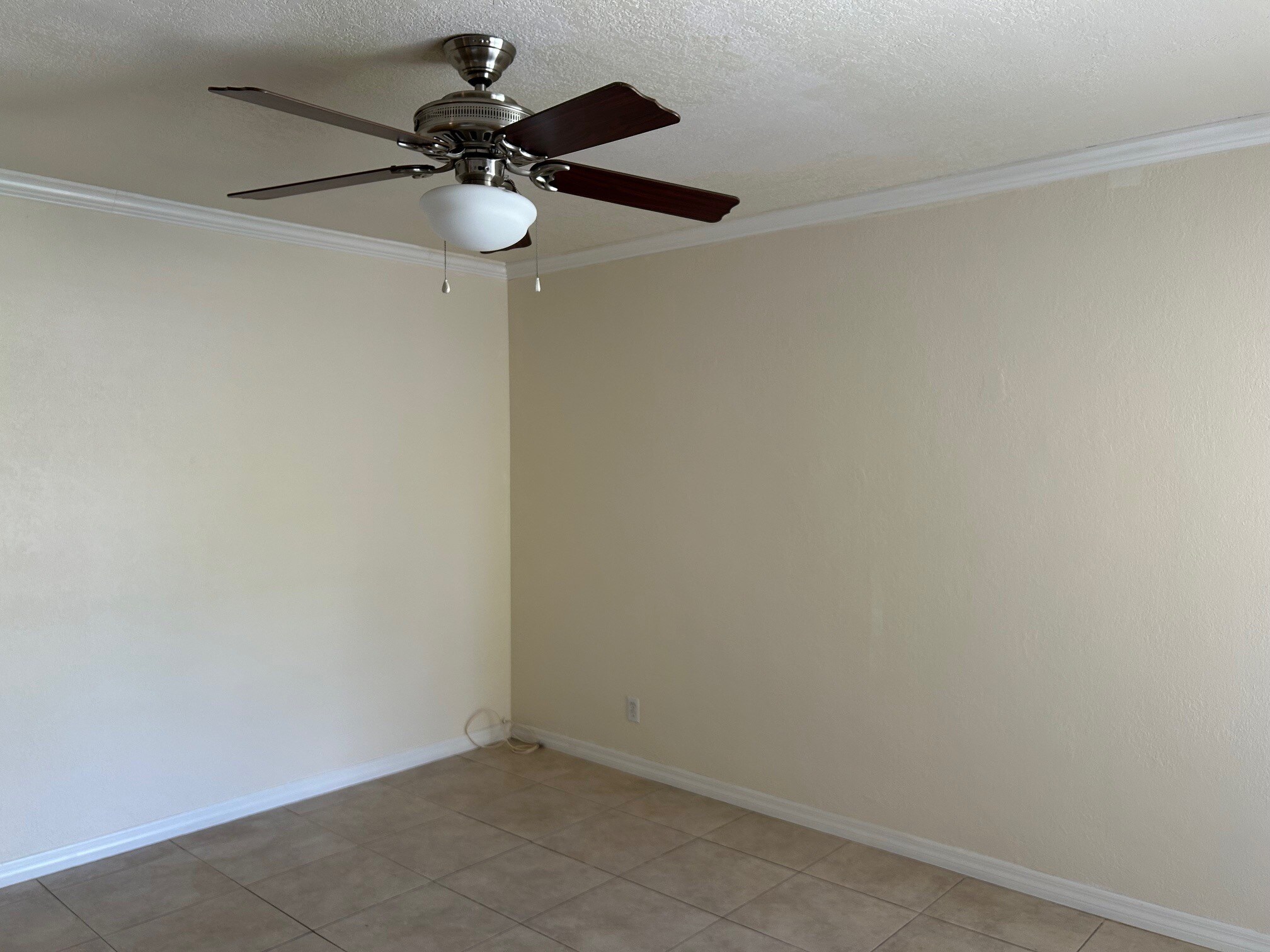 Building Photo - 2190 SE 5th St