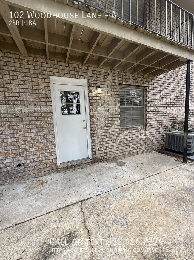 Building Photo - 102 Woodhouse Ln