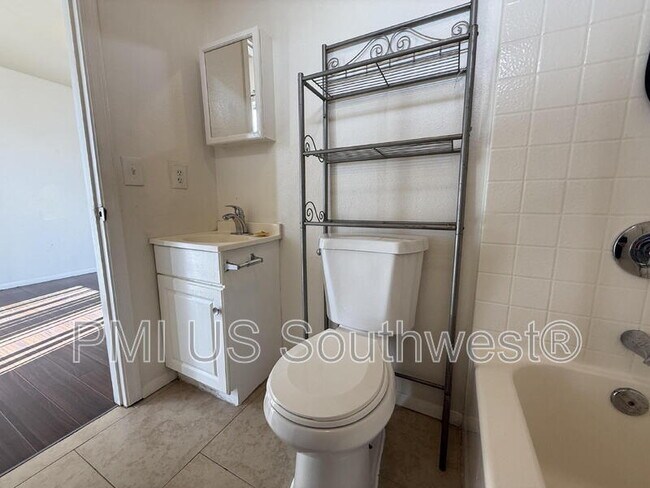 Building Photo - 352 Rio Grande Ct